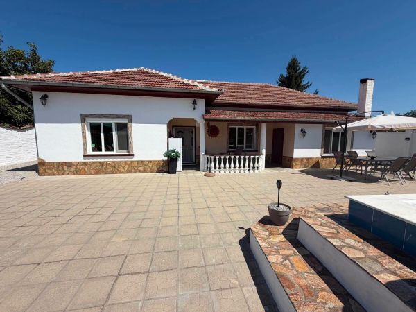 FOR SALE: STUNNING FULLY RENOVATED BUNGALOW IN STRAHILOVO