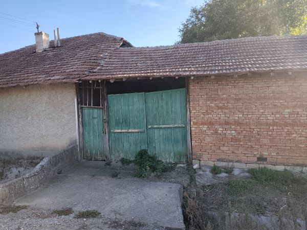 House for sale in village of Bosilkovtsi