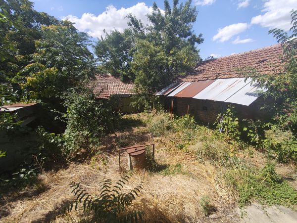 House for sale in village of Strahilovo 2500 sqm
