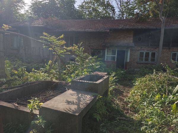 House for sale with barn, garden 2100 meters in Pavel village