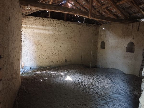 House for sale with barn, garden 2100 meters in Pavel village