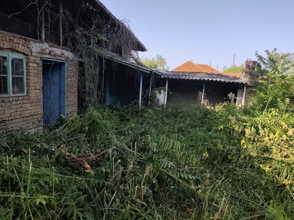 House for sale with barn, garden 2100 meters in Pavel village