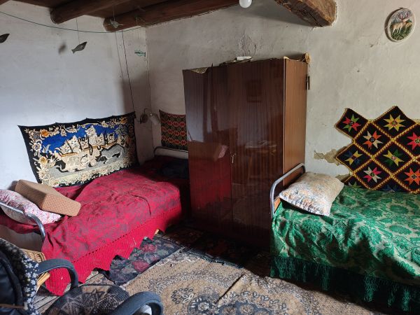House in need of renovation in the village of Strahilovo – 1,110 sqm