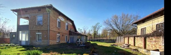 LIVEABLE HOUSE WITH 1,000 M² GARDEN – STRAHILOVO 