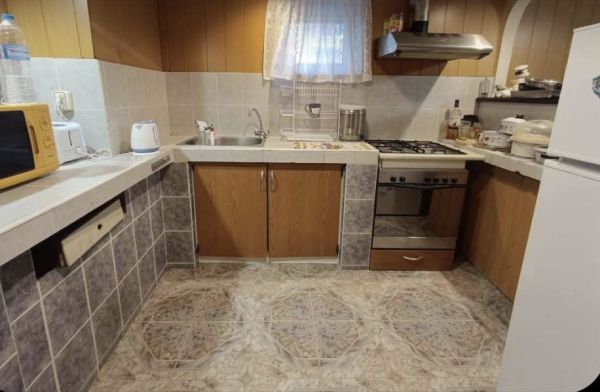 LIVEABLE HOUSE WITH 1,000 M² GARDEN – STRAHILOVO 