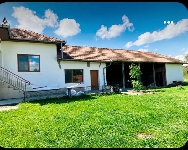 PANORAMIC VALLEY VIEWS IN ALEKOVO – Fully Renovated & Move-In