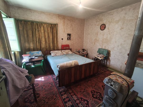 PAVEL HOMES OFFERS: SOLID BRICK HOUSE WITH GARAGE, WORKSHOP & 2,570 M² GARDEN IN PAVEL