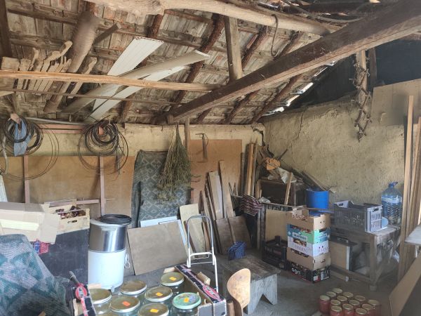PAVEL HOMES OFFERS: SOLID BRICK HOUSE WITH GARAGE, WORKSHOP & 2,570 M² GARDEN IN PAVEL
